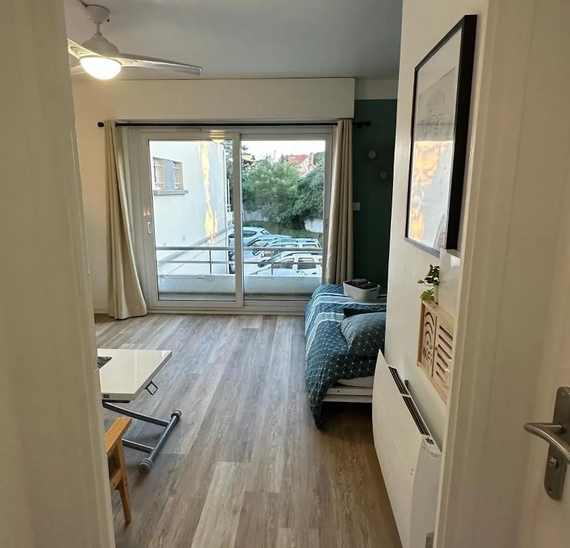 Appartement Renove - Le Cosy A 150M De La Mer Saint-Raphaël